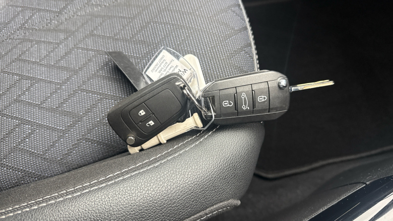 Vauxhall Corsa 1.2 Elite Nav 5dr Petrol Hatchback